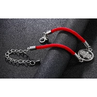 Fatima keze strasszköves kör medálos karkötő