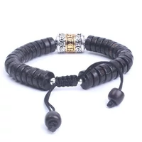 OM Mani Padme Hum mantrás vésett mala karkötő