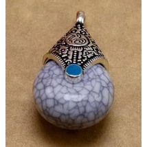 Tibeti medál szürke