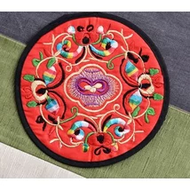 Tibeti hímzett poháralátét piros színű 2 db