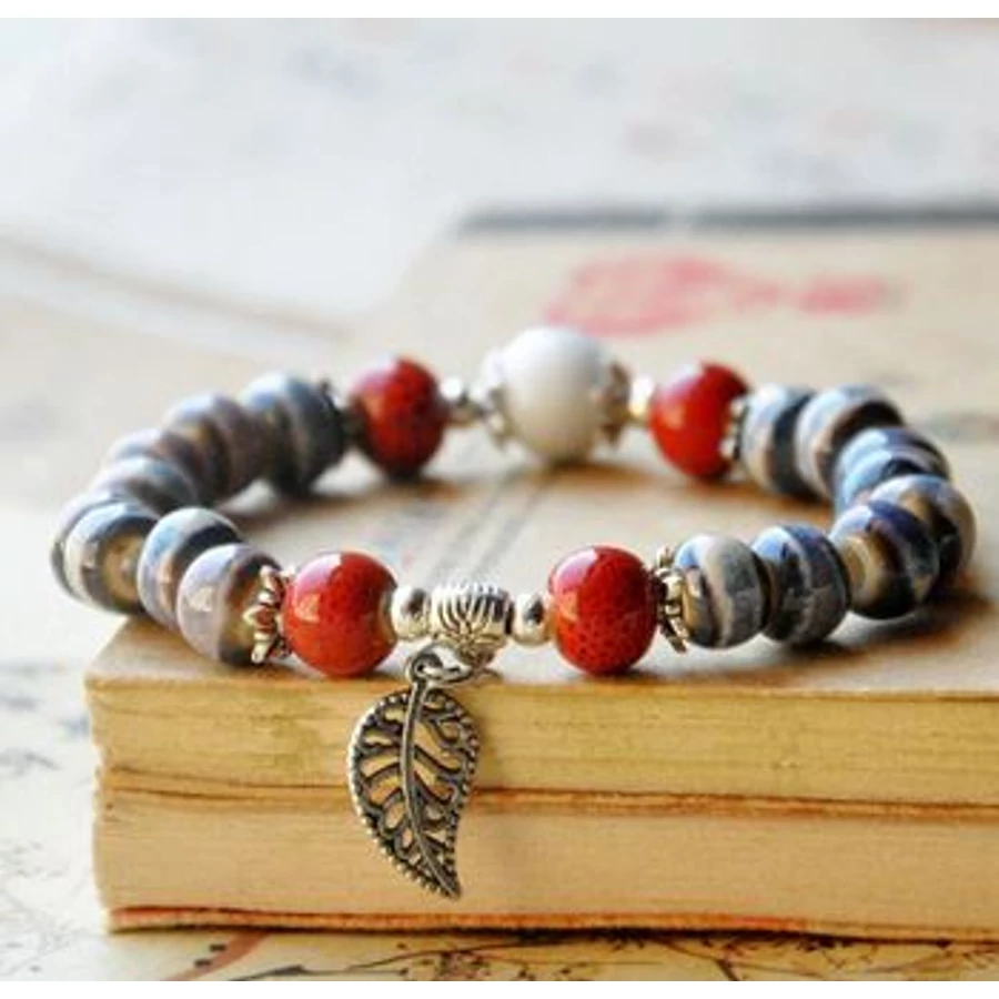 Kék porcelán karkötő levél mintás osztóval