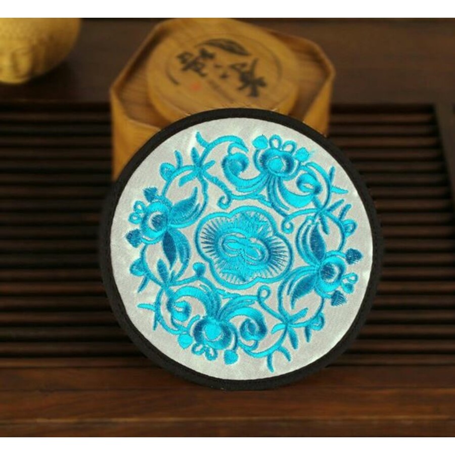 Tibeti hímzett poháralátét fehér színű 2 db