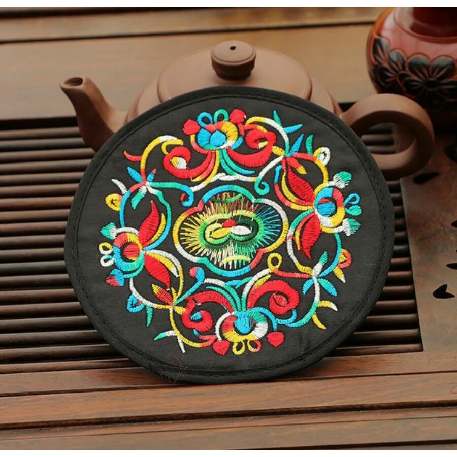 Tibeti hímzett poháralátét fekete színű 2 db