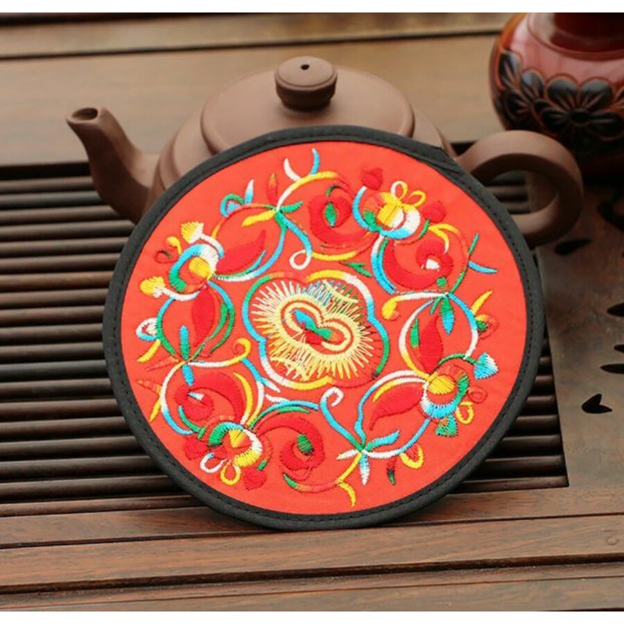 Tibeti hímzett poháralátét piros színű 2 db